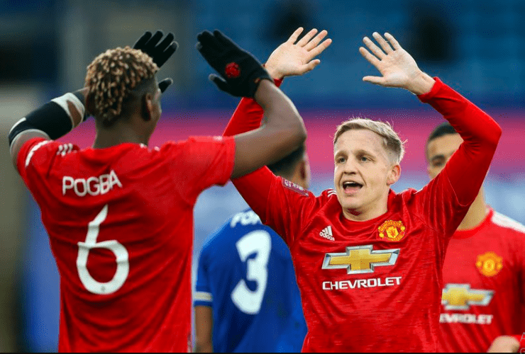 Manchester United might need to sign three midfielders in 2022